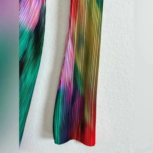 Pretty Little Thing Abstract Multicolored Romper with Flare Sleeves | sz 4 - Picture 5 of 11